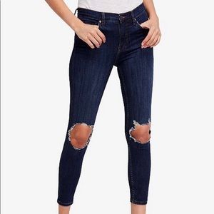 Free people busted knee jeans NWT